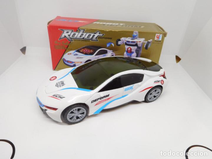 Figuras y mu&ntilde;ecos Transformers: Robot transformable en coche. Bootleg de Transformers. Funcionando. - Foto 3