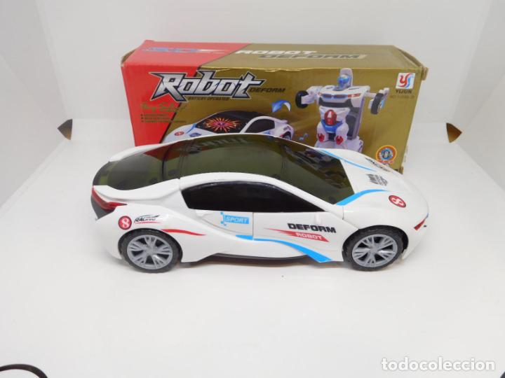 Figuras y mu&ntilde;ecos Transformers: Robot transformable en coche. Bootleg de Transformers. Funcionando. - Foto 5