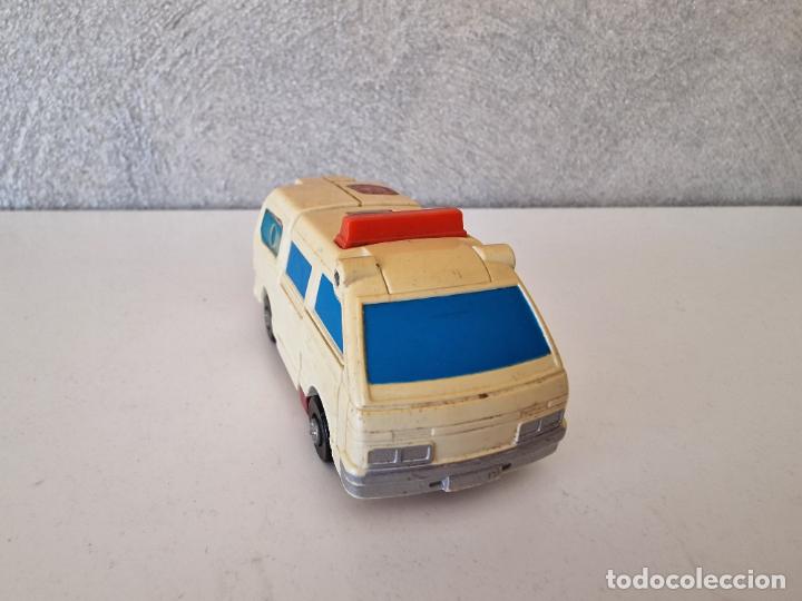 Figuras y mu&ntilde;ecos Transformers: AMBULANCIA TRANSFORMERS G1 - Foto 2