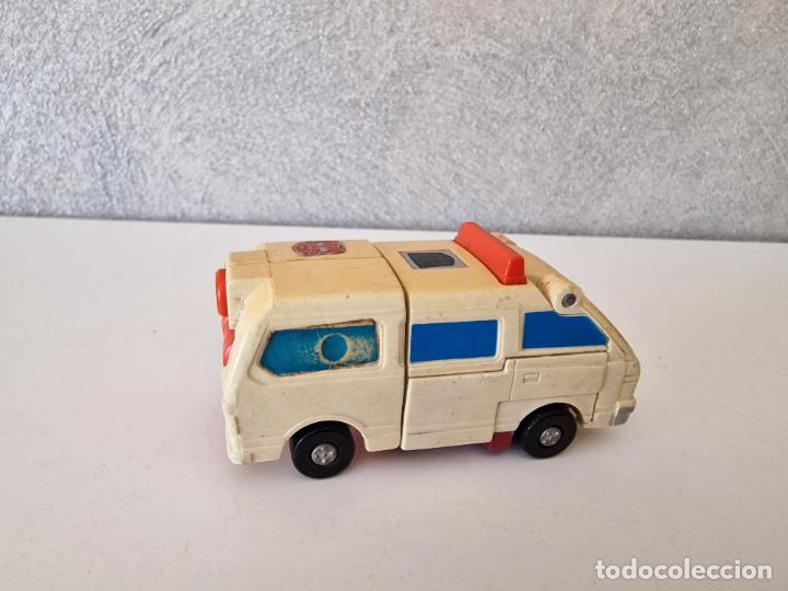 Figuras y mu&ntilde;ecos Transformers: AMBULANCIA TRANSFORMERS G1 - Foto 4
