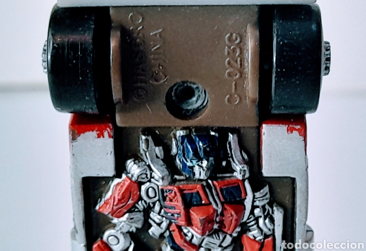 Figuras y mu&ntilde;ecos Transformers: OPTIMUS PRIME- TRANSFORMES RPMS - HASBRO 2009- ROBOT BAJO EL CHASIS - Foto 17