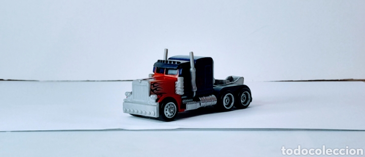 Figuras y mu&ntilde;ecos Transformers: OPTIMUS PRIME- TRANSFORMES RPMS - HASBRO 2009- ROBOT BAJO EL CHASIS - Foto 2