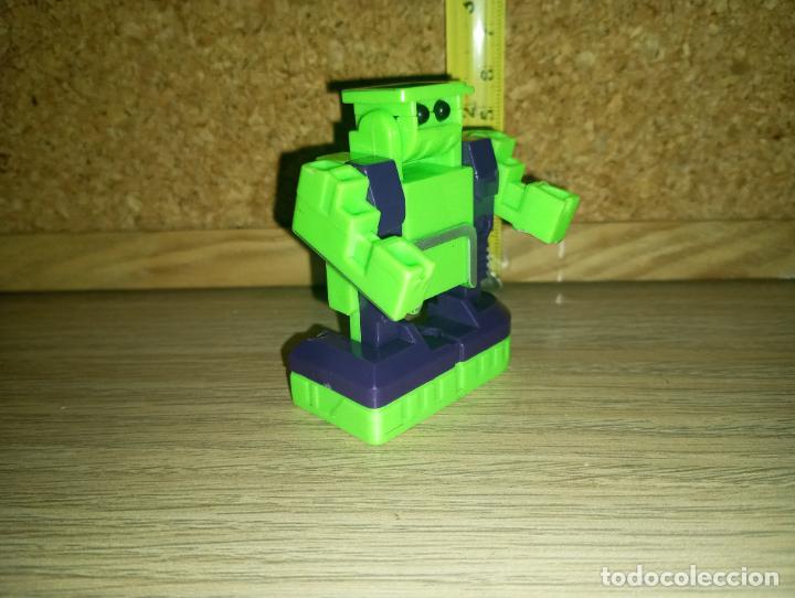 Figuras y mu&ntilde;ecos Transformers: Letrabot Transformers letra R robot - Foto 3