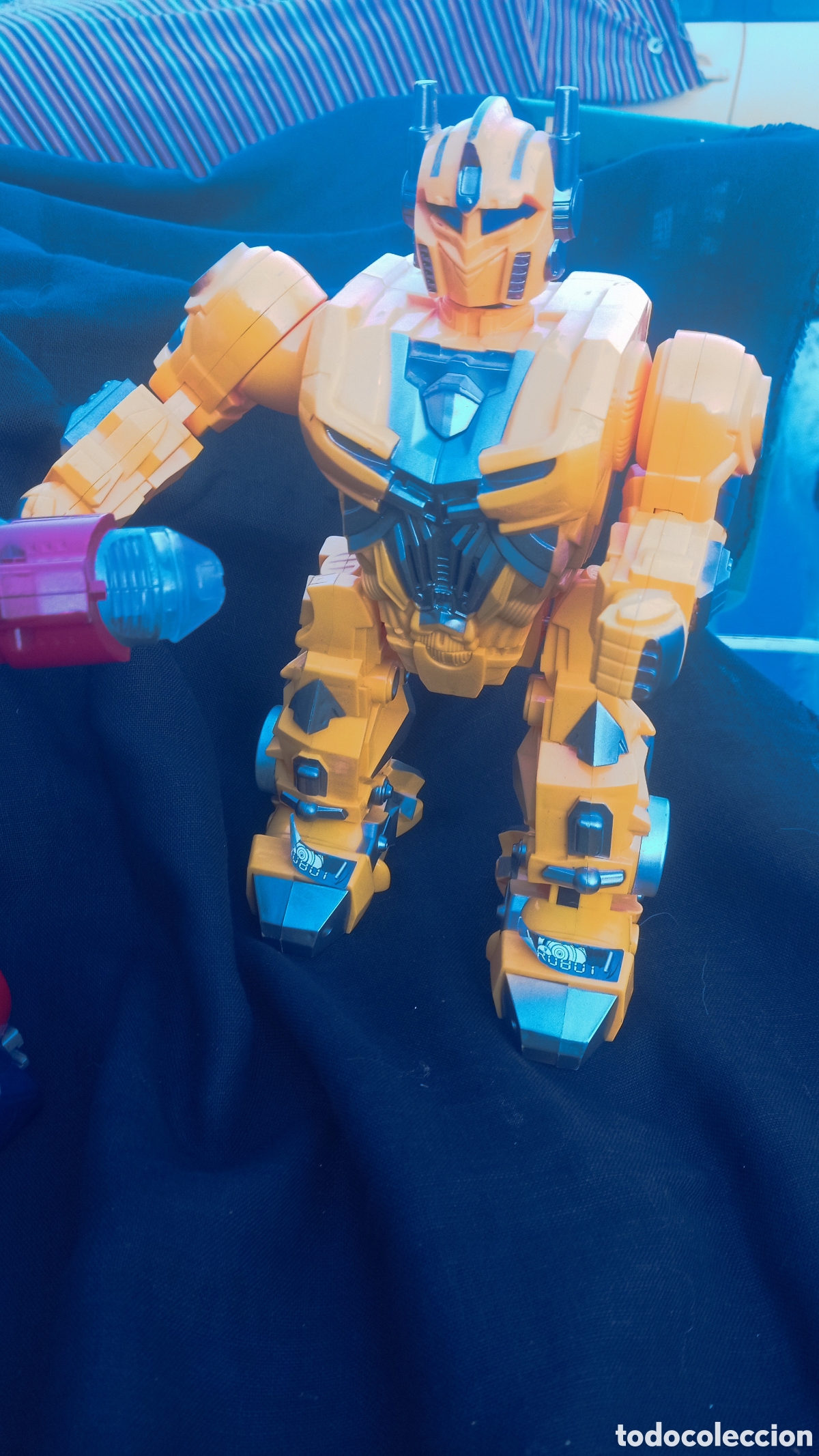Figuras y mu&ntilde;ecos Transformers: TRANSFORMER OPTIMUS PRIME 2006 HASBRO - Foto 2
