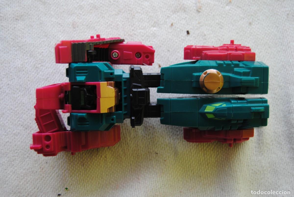 Figuras y mu&ntilde;ecos Transformers: fifura de transormer robot -vehiculo. raro - Foto 1