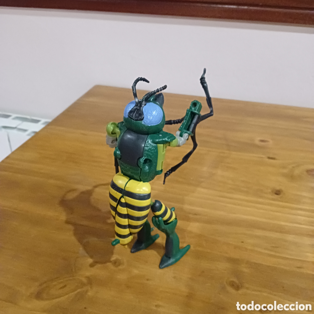 Figuras y mu&ntilde;ecos Transformers: Figura Transformers abeja. - Foto 2