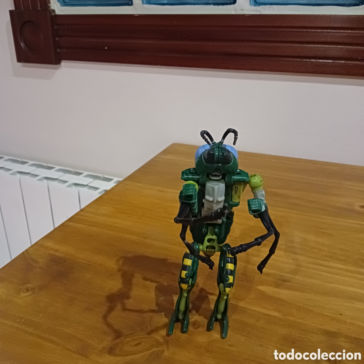 Figuras y mu&ntilde;ecos Transformers: Figura Transformers abeja. - Foto 1
