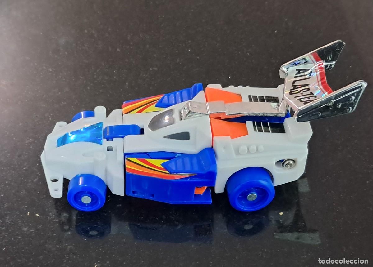 Figuras y mu&ntilde;ecos Transformers: Coche transformer antiguo - Foto 1