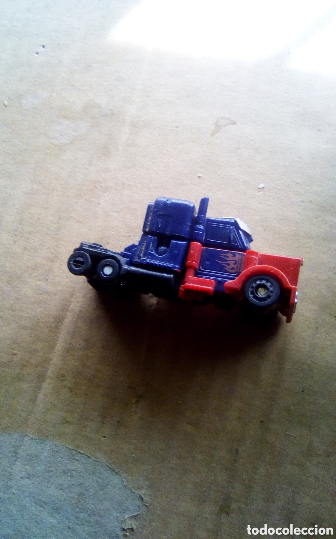 Figuras y mu&ntilde;ecos Transformers: Cabina cami&oacute;n transformers. Mide abierto 8 cm. - Foto 2