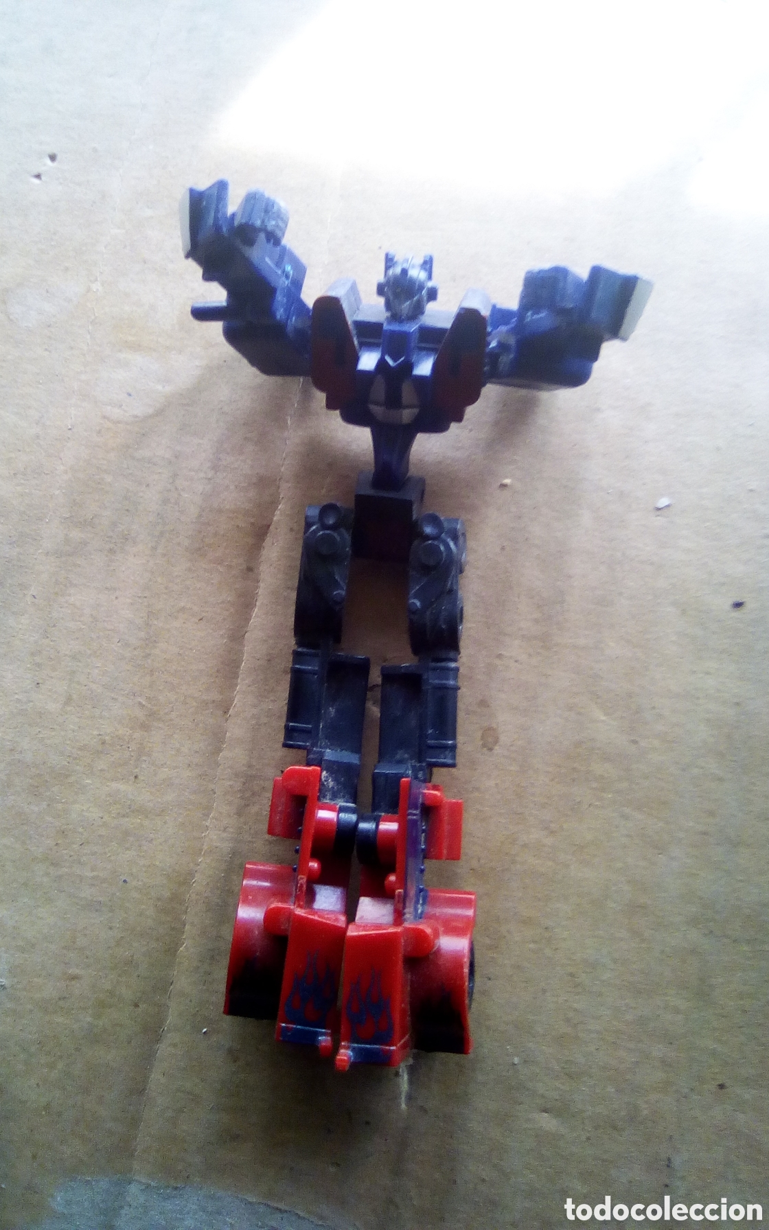 Figuras y mu&ntilde;ecos Transformers: Cabina cami&oacute;n transformers. Mide abierto 8 cm. - Foto 1