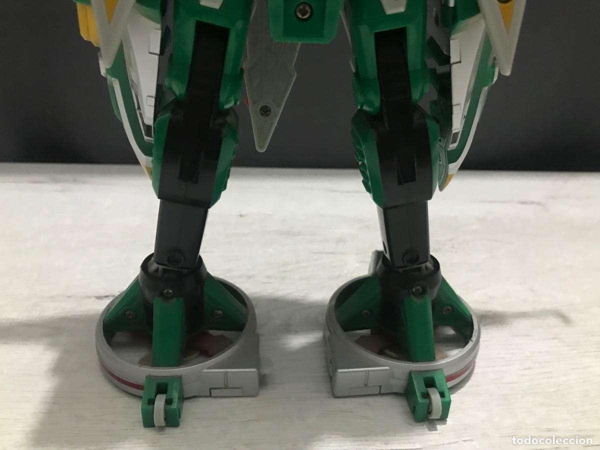 Figuras y mu&ntilde;ecos Transformers: Robot transformer de Bandai - Foto 4