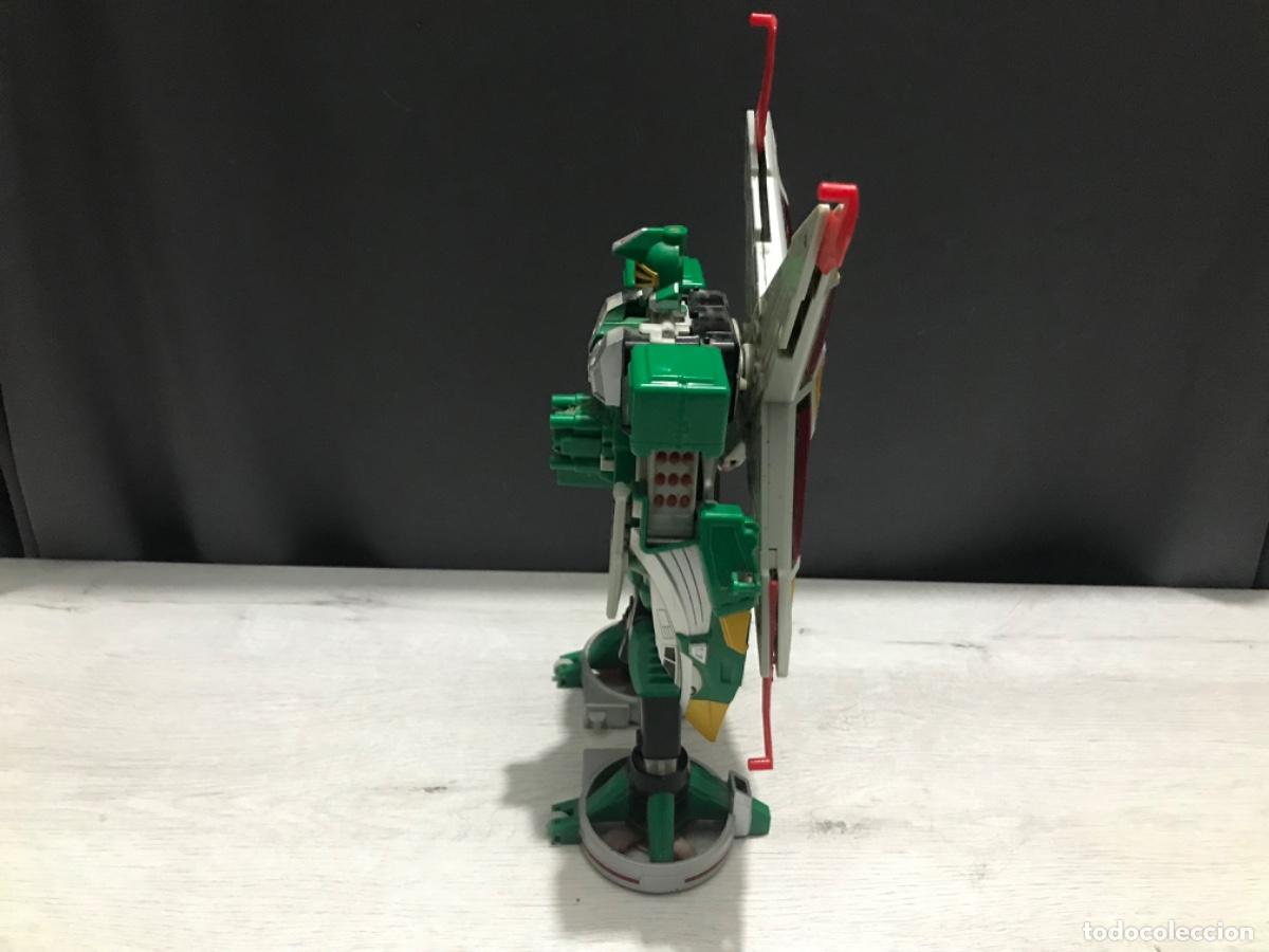 Figuras y mu&ntilde;ecos Transformers: Robot transformer de Bandai - Foto 11