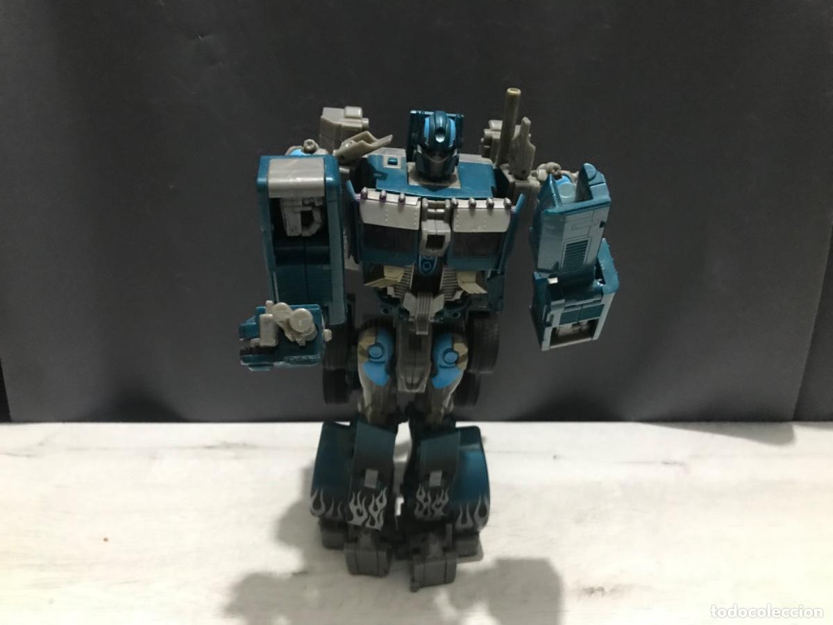 Figuras y mu&ntilde;ecos Transformers: Robot transformer Optimus prime - Foto 1