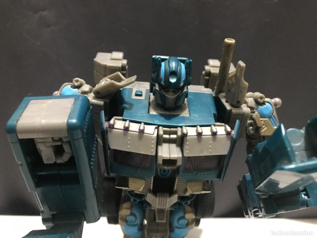 Figuras y mu&ntilde;ecos Transformers: Robot transformer Optimus prime - Foto 3