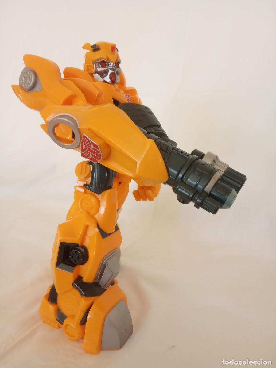 Figuras y mu&ntilde;ecos Transformers: Transformers Bumblebee - 25 cm. de altura - Hasbro 2009 - Foto 9