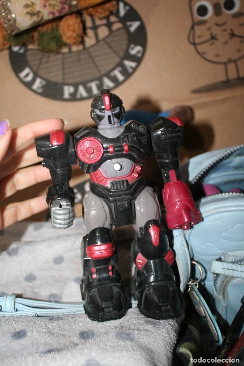 Figuras y mu&ntilde;ecos Transformers: mu&ntilde;eco figura TRANSFORMER AUCHAN - Foto 1