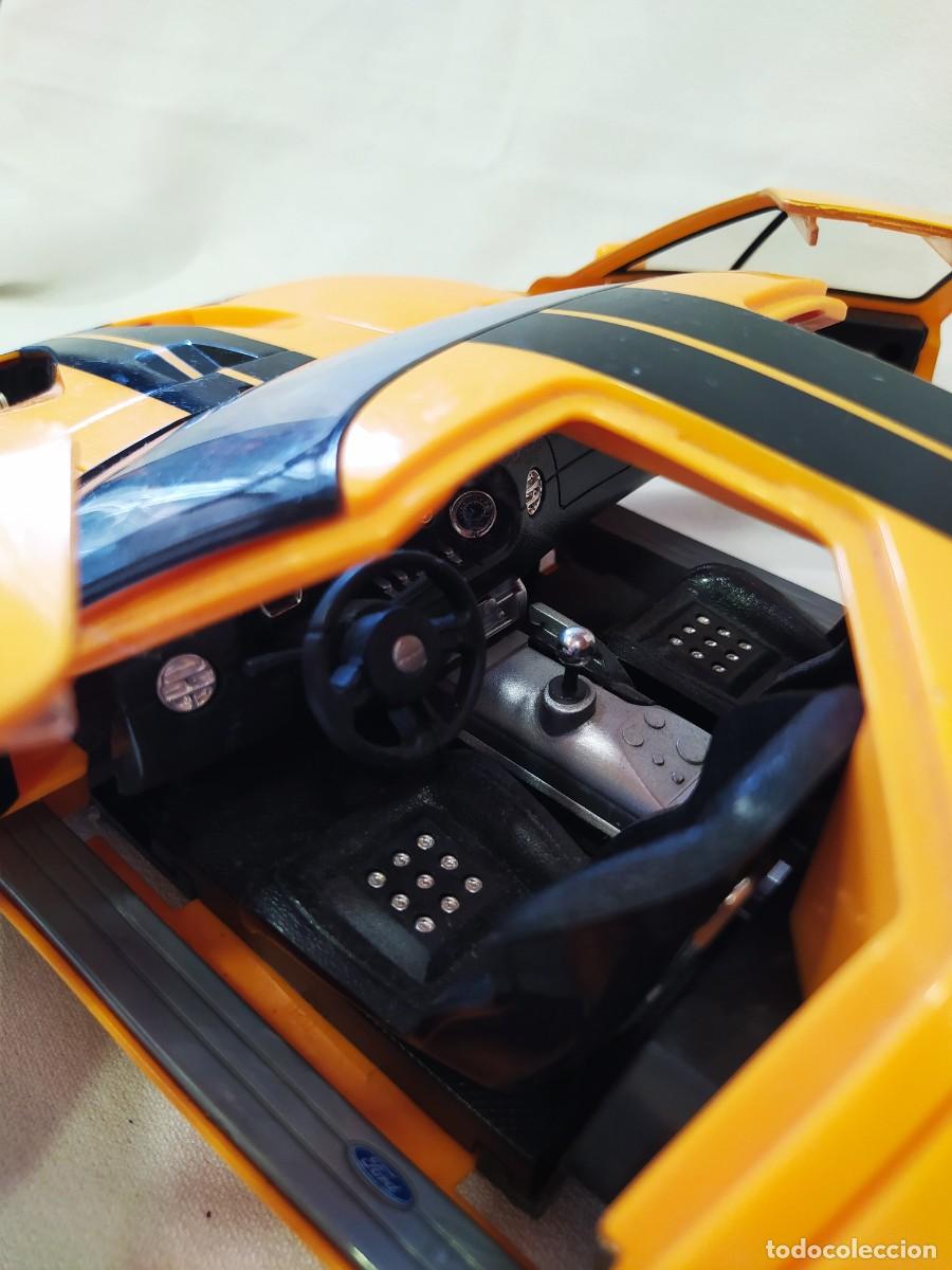 Figuras y mu&ntilde;ecos Transformers: ROADBOT FORD GT 1:12 CON MANUAL - Foto 3