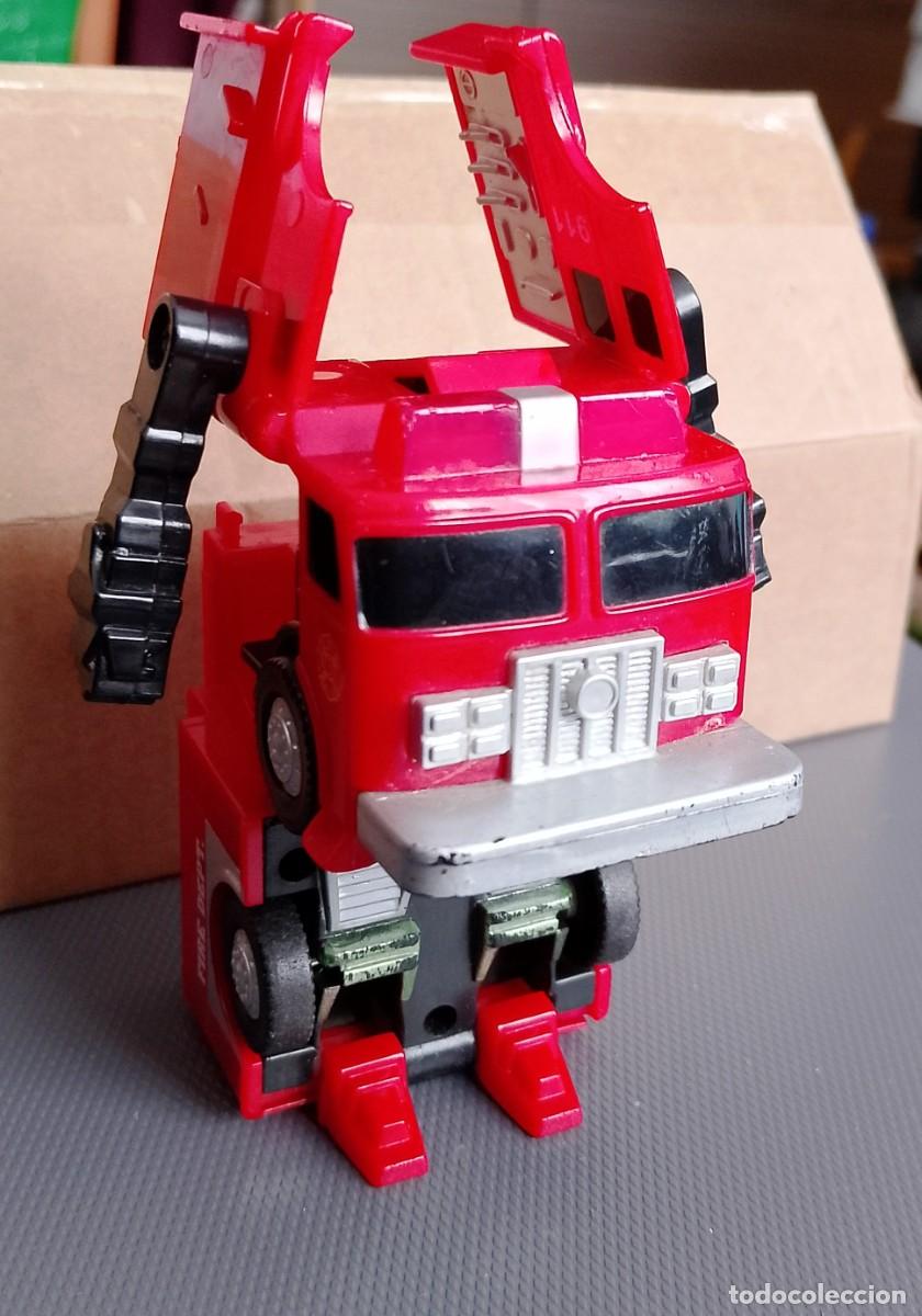 Figuras y mu&ntilde;ecos Transformers: Transformers cami&oacute;n de bomberos - Foto 1
