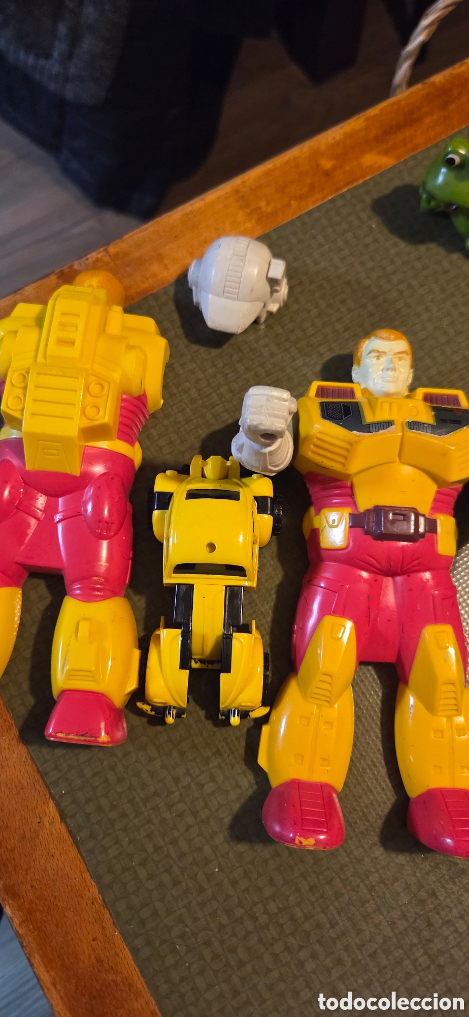 Figuras y mu&ntilde;ecos Transformers: Transformer G1 Pretender Bumblebee - Foto 2