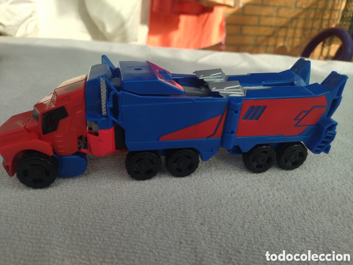 Figuras y mu&ntilde;ecos Transformers: Figura Optimus Prime de Transformers. Hasbro. - Foto 3