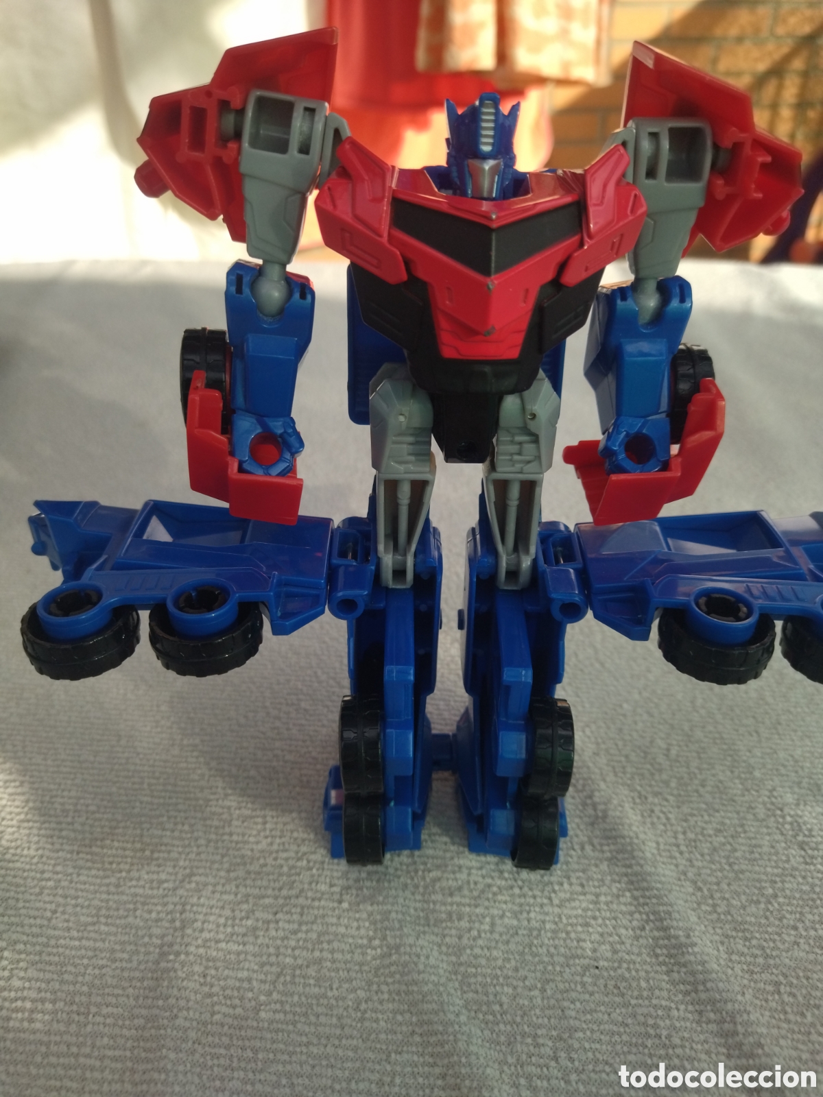 Figuras y mu&ntilde;ecos Transformers: Figura Optimus Prime de Transformers. Hasbro. - Foto 5