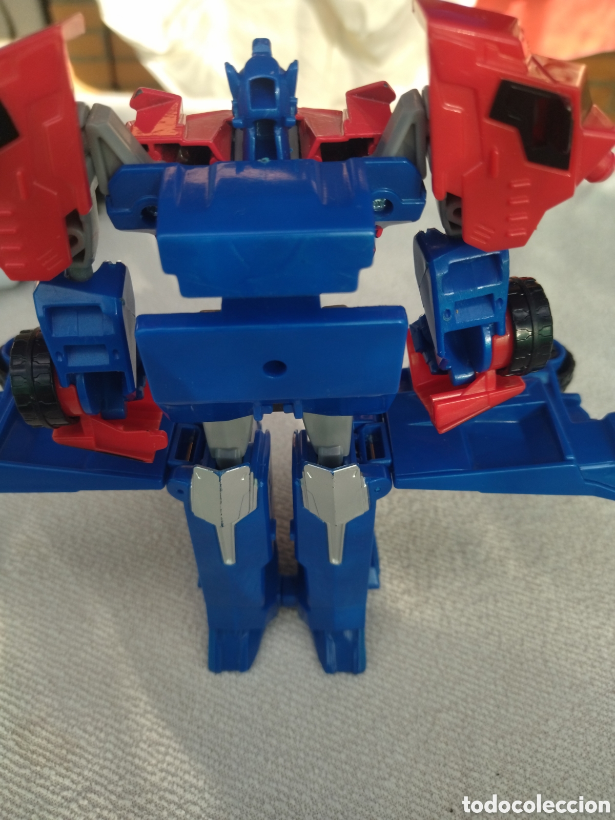 Figuras y mu&ntilde;ecos Transformers: Figura Optimus Prime de Transformers. Hasbro. - Foto 9