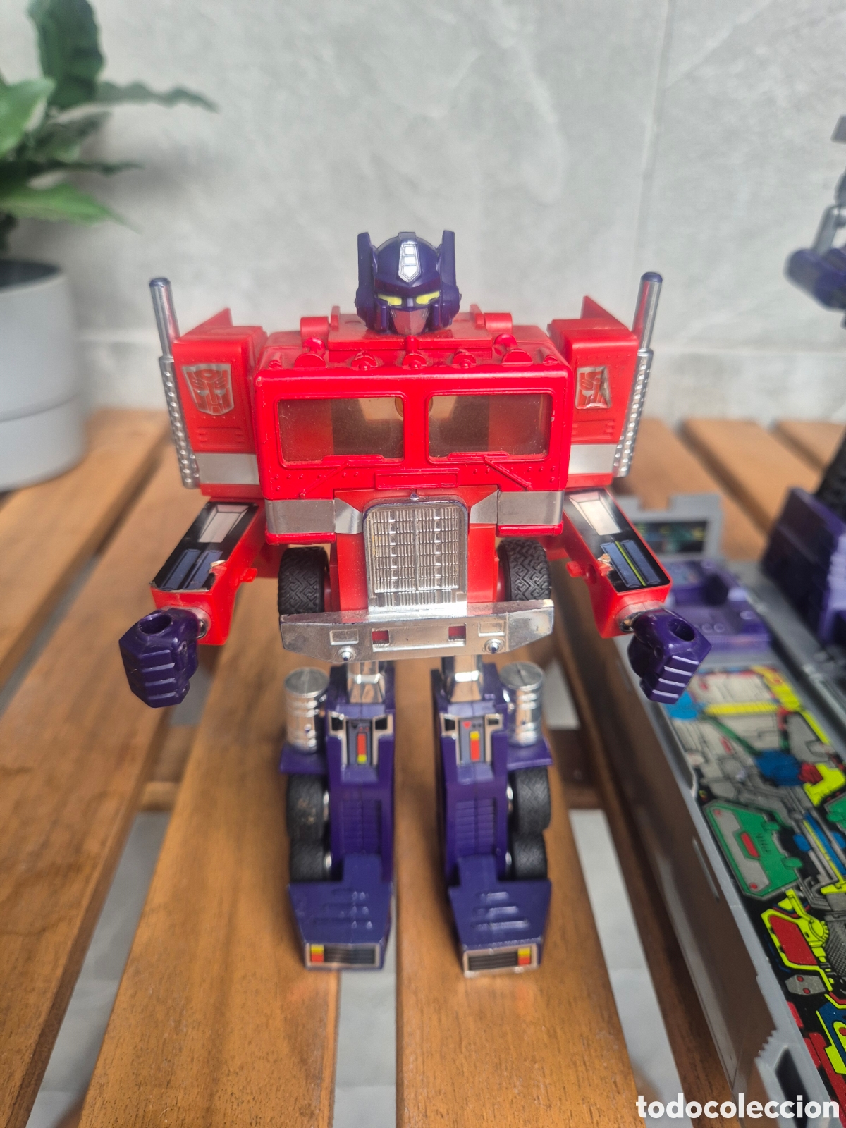 Figuras y mu&ntilde;ecos Transformers: transformers optimus prime con remolque - Foto 3