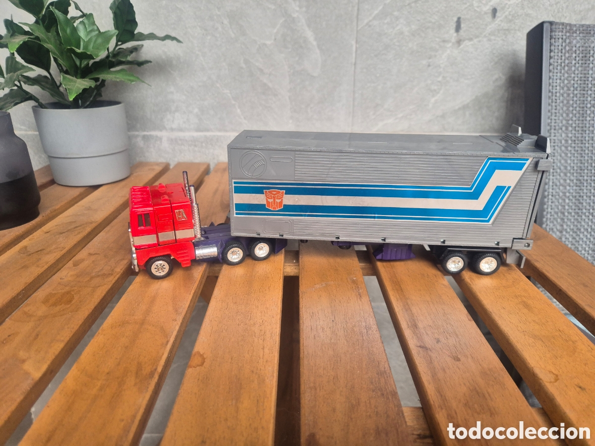 Figuras y mu&ntilde;ecos Transformers: transformers optimus prime con remolque