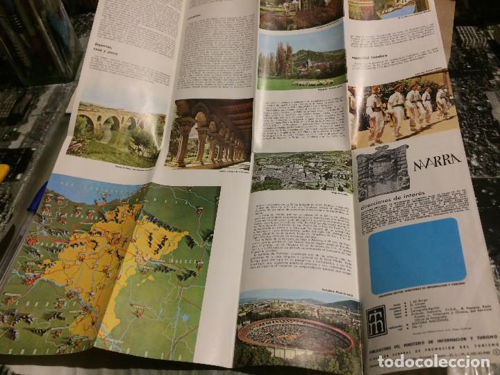 Folhetos de turismo: Folleto tur&iacute;stico desplegable de Navarra. Con mapas, datos &uacute;tiles, hoteles, etc. A&ntilde;os 70.