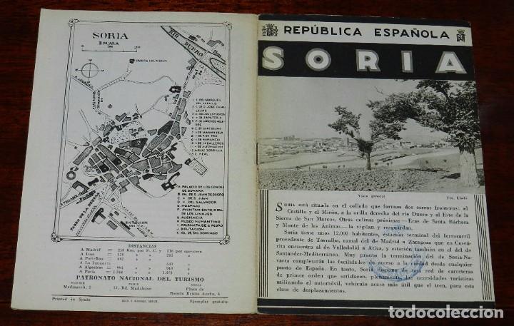 Brochures de tourisme: ANTIGUO FOLLETO DE TURISMO DE LA REPUBLICA ESPA&Ntilde;OLA, SORIA, MULTIPLES FOTOGRAFIAS EN SU INTERIOR Y E