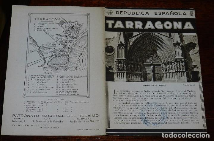 Brochures de tourisme: ANTIGUO FOLLETO DE TURISMO DE LA REPUBLICA ESPA&Ntilde;OLA, TARRAGONA, MULTIPLES FOTOGRAFIAS EN SU INTERIOR