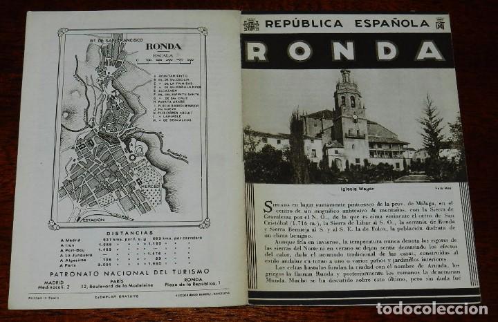 Brochures de tourisme: ANTIGUO FOLLETO DE TURISMO DE LA REPUBLICA ESPA&Ntilde;OLA, RONDA, MULTIPLES FOTOGRAFIAS EN SU INTERIOR Y E