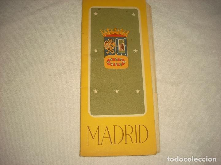 Travel Brochures: MADRID , GUIA  TURISTICA AMARILLA, TIENE 72 PAG Y UN MAPA