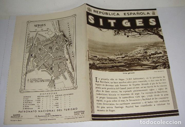 Folletos de turismo: Sitges &middot; Gu&iacute;a Oficial Rep&uacute;blica Espa&ntilde;ola &middot; Plano y Fotograf&iacute;as &middot; ca. 1933-1936