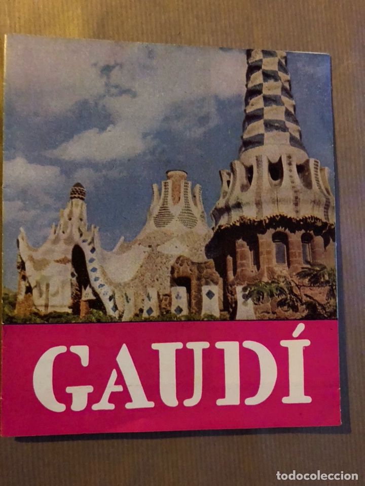 Folletos de turismo: Folleto tur&iacute;stico Gaudi.itinerario y edificios Gaudi en barcelona.ayuntamiento.desplegable