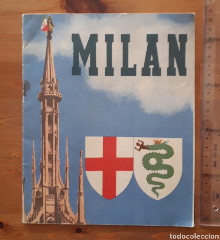 Travel Brochures: Folleto libro turismo Mil&aacute;n con abundantes fotos. En ingl&eacute;s.