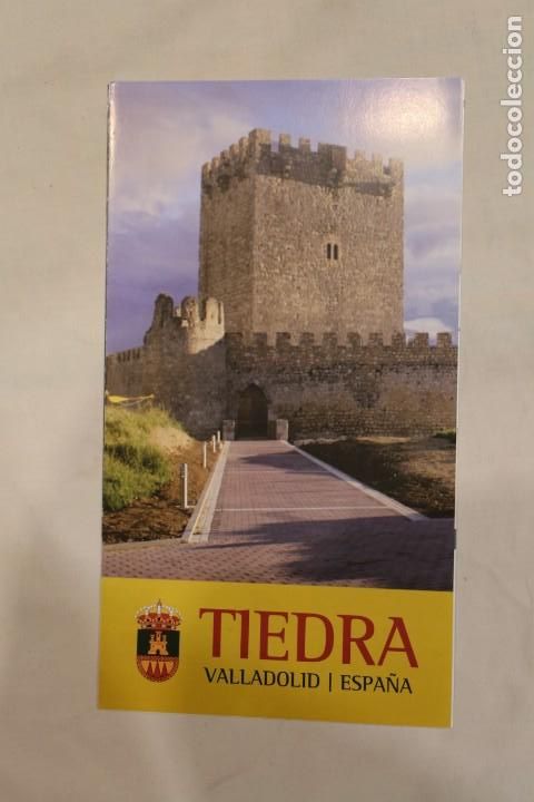 Travel Brochures: FOLLETO DE TURISMO SOBRE TIEDRA PLANO DEL PUEBLO HISTORIA Y RUTA DE LAS FUENTES SENDERO