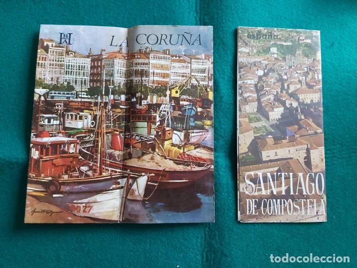 Folletos de turismo: 2 folletos a&ntilde;os 70 Coru&ntilde;a y Santiago