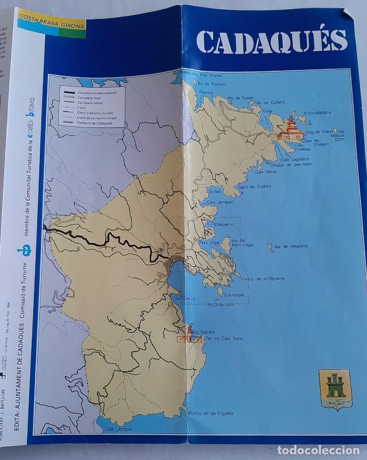Folletos de turismo: PLANO PUERTO CADAQU&Eacute;S GIRONA - 1988