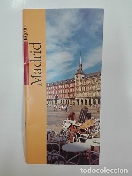 Folletos de turismo: GU&Iacute;A DE MADRID. 2002. - Foto 1