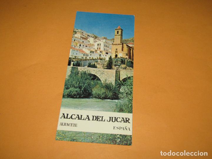 Travel Brochures: Cat&aacute;logo Publicitario de ALCAL&Aacute; DE JUCAR por el Ministerio de Informaci&oacute;n y Turismo - A&ntilde;o 1960s.