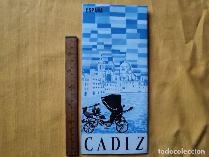 Folhetos de turismo: Antiguo Folleto de Turismo CADIZ - A&ntilde;os 60
