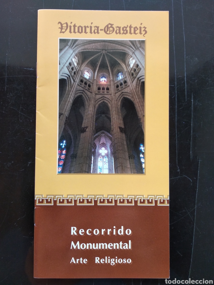 Travel Brochures: Gu&iacute;a Vitoria - Gasteiz , recorrido monumental , arte religioso