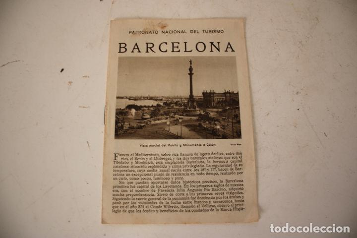 Folletos de turismo: PATRONATO NACIONAL DE TURISMO, BARCELONA, REPUBLICA ESPA&Ntilde;OLA,