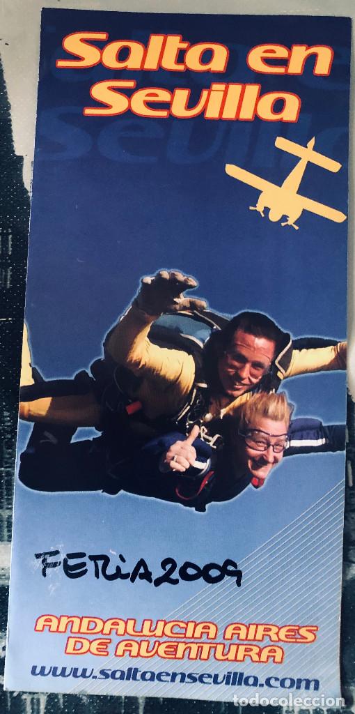 Brochures de tourisme: Folleto promocional de Skydive Spain, salto en paraca&iacute;das en Bollullos, Sevilla, Andaluc&iacute;a. D&iacute;ptico.