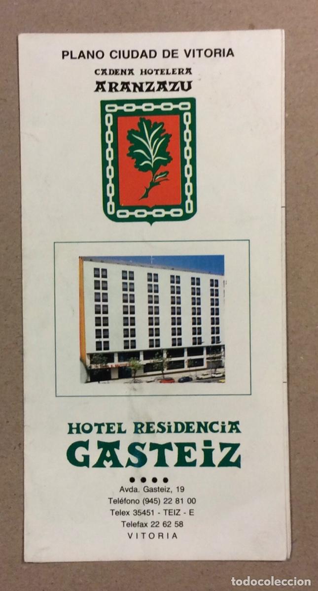 Brochures de tourisme: HOTEL RESTAURANTE GAZTEIZ (VITORIA). ANTIGUO FOLLETO PUBLICITARIO DE TURISMO. CON PLANO