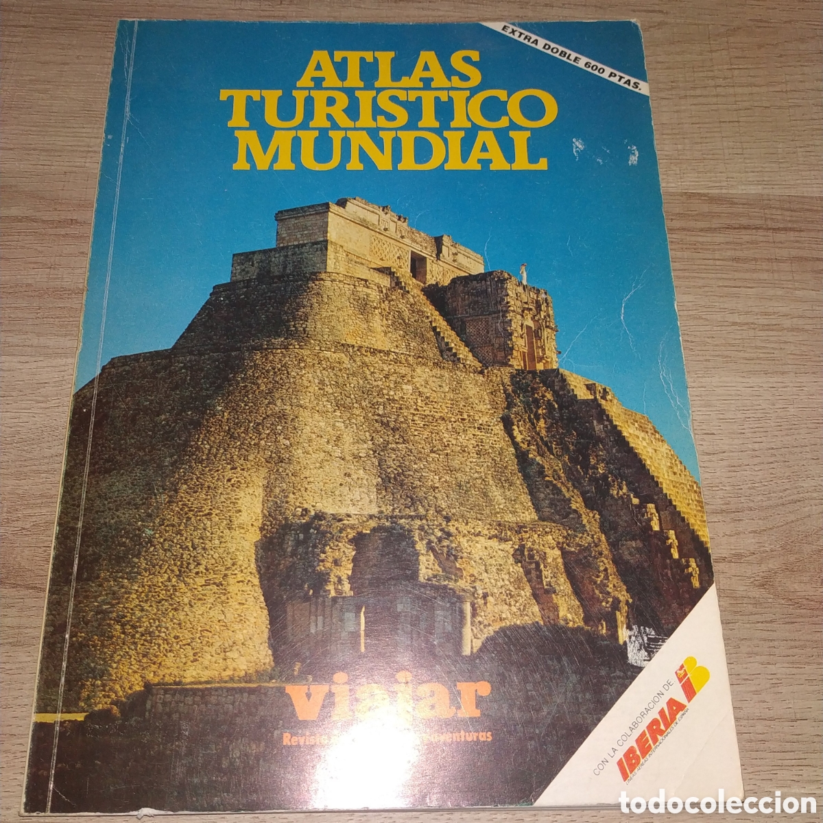 Travel Brochures: Atlas tur&iacute;stico mundial con la colaboraci&oacute;n. Revista VIAJAR n&uacute;mero extra