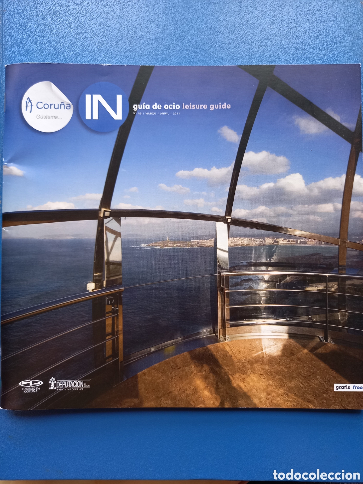 Folletos de turismo: A CORU&Ntilde;A GU&Iacute;A DE OCIO (2011). 72 P&Aacute;GINAS