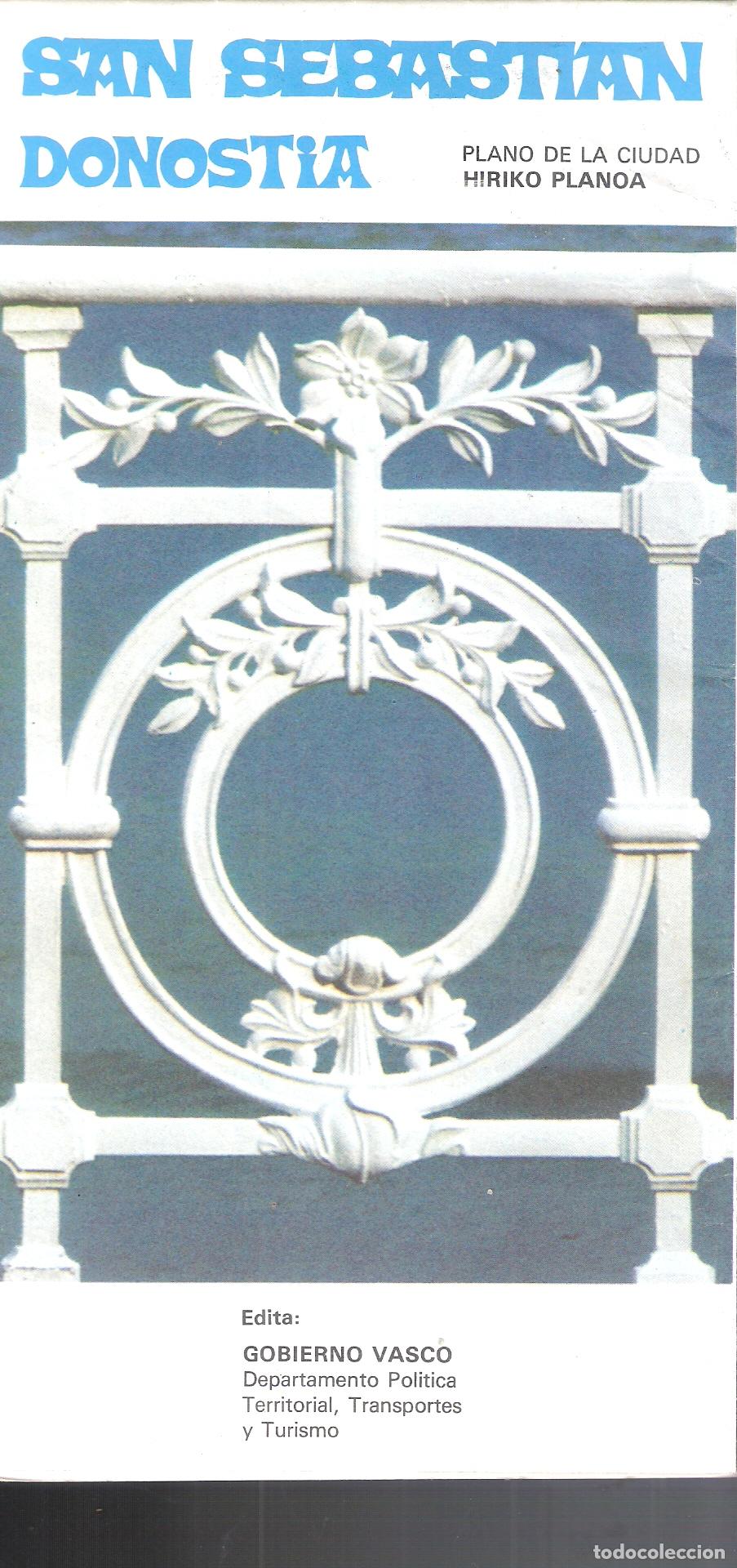 Folletos de turismo: San Sebastian. Donostia, Plano de la ciudad. Gobierno Vasco. Desplegable. 23X12/46X48 cm.