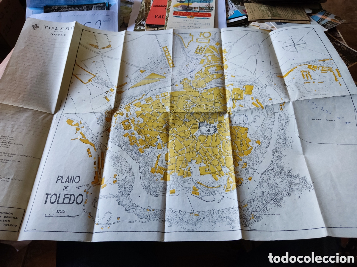 Brochures de tourisme: Plano mapa antiguo de Toledo, alguna marca de bol&iacute;grafo